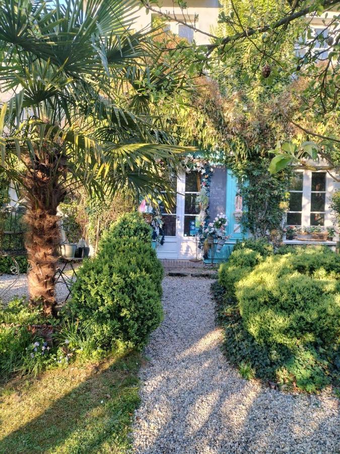 Un Parfum De Violette Bed & Breakfast Fourneville Exterior photo